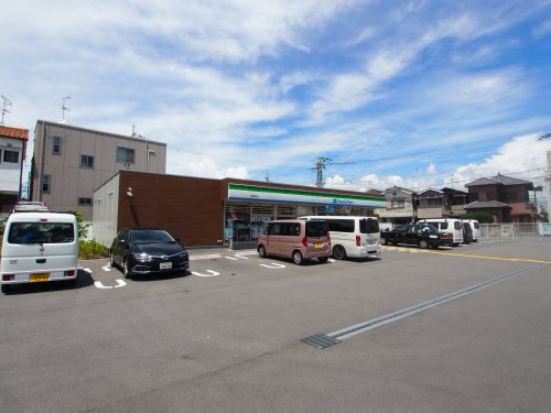 コンビニ　ファミリーマート堺菩提町店（コンビニ）まで217m