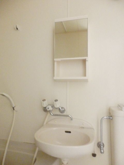 洗面設備　同物件別部屋写真