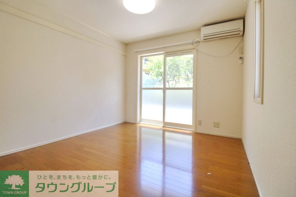 居室・リビング　同物件別部屋写真