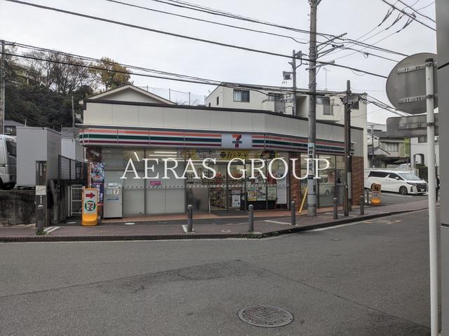 コンビニ　セブン-イレブン 横浜南軽井沢店（コンビニ）まで398m