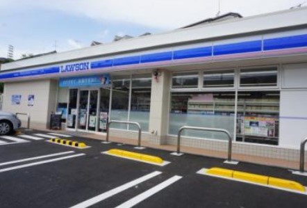 コンビニ　ローソン 横浜永田北一丁目店（コンビニ）まで250m