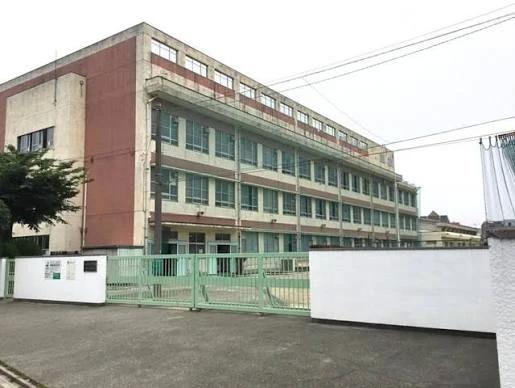 中学校　名古屋市立日比野中学校南校舎（中学校）まで342m