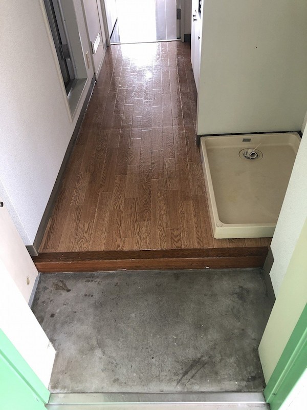 玄関　反転間取参照