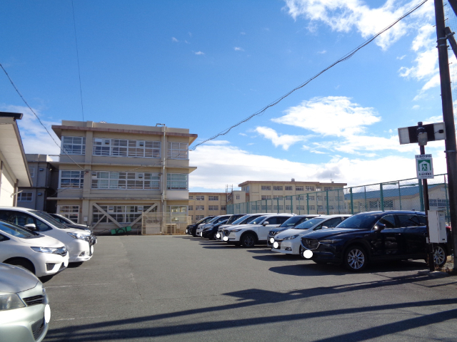 中学校　松阪市立久保中学校（中学校）まで1412m