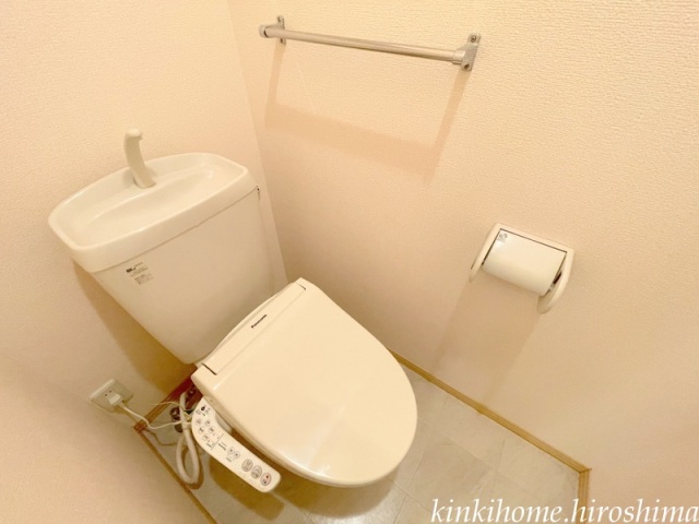 トイレ　※別号室の写真です。