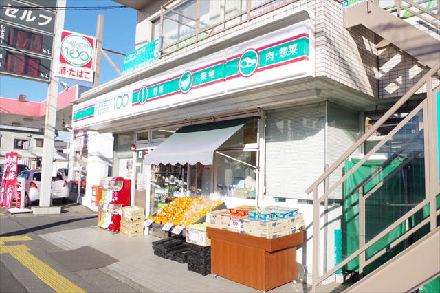 コンビニ　ローソンストア100 金沢六浦一丁目（コンビニ）まで546m