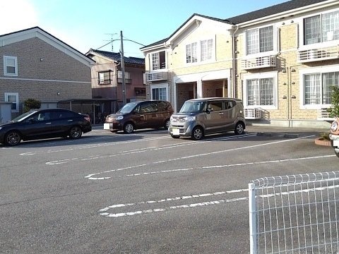 駐車場　駐車スペースもあります