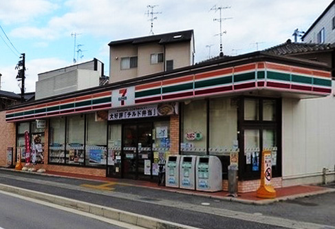 コンビニ　セブンイレブン 京都牛ケ瀬店（コンビニ）まで221m