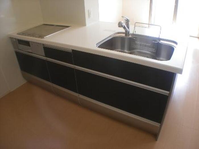 キッチン　カウンターキッチン（Ａ棟２Ｆ） アンダーストッカー付き