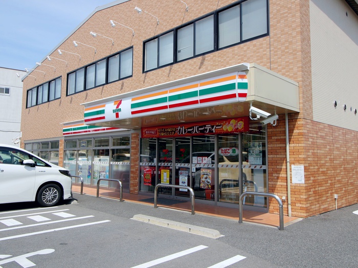 コンビニ　セブンイレブン箕面粟生外院1丁目店（コンビニ）まで748m
