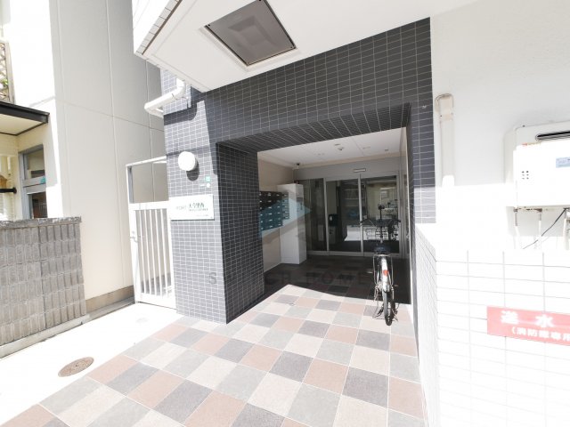 エントランス　建物の内部です