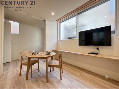 居室・リビング　画像中の家具はAIにより配置加工しているため、付属しません