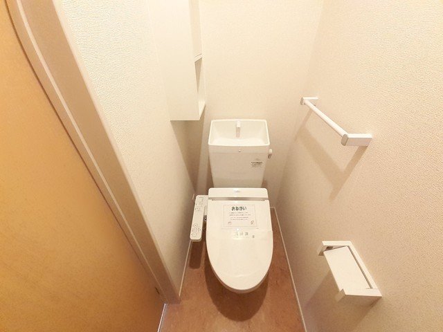 ピュア・ジュネス Bのトイレ写真