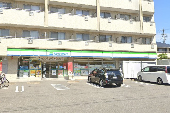 コンビニ　ファミリーマート昭和狭間町店（コンビニ）まで400m