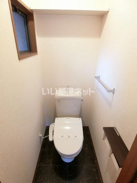 広島高速交通アストラムライン 伴中央駅 徒歩7分 2階建 築24年のトイレ写真