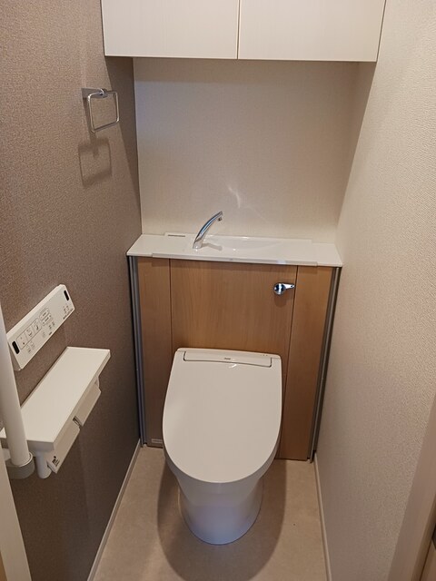 トイレ　※同仕様写真です