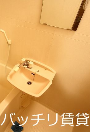 洗面設備　＊画像は別部屋の為、現状を優先致します