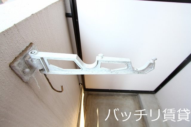 バルコニー　＊画像は別部屋の為、現状を優先致します