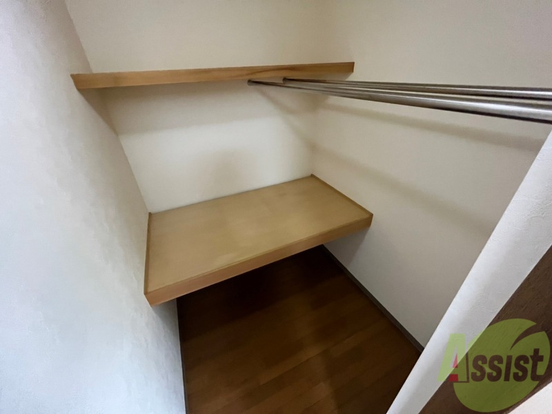 収納　寝室の収納です。部屋がすっきり片付きます。