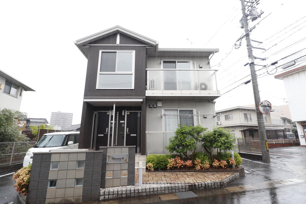 建物外観　白楽町にある1LDKです♪
