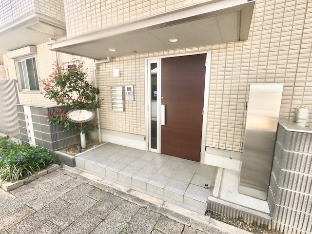 エントランス　マンションエントランス