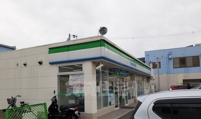 コンビニ　ファミリーマート　摂津鳥飼中一丁目（コンビニ）まで614m