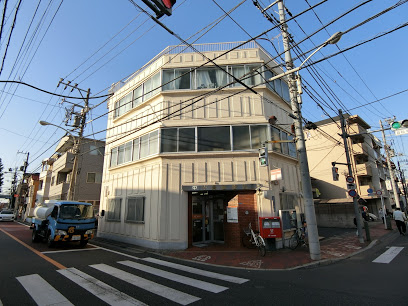 郵便局　中十条郵便局（郵便局）まで121m
