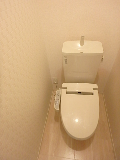 トイレ　別部屋の参考写真です