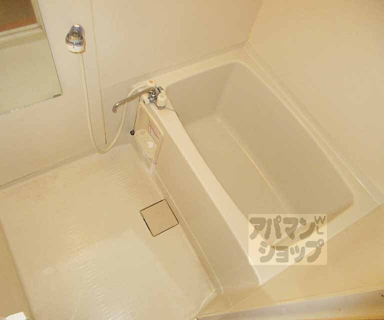 バス・シャワールーム　広々としたお風呂ですよ～