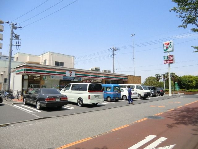 コンビニ　セブンイレブン（コンビニ）まで640m