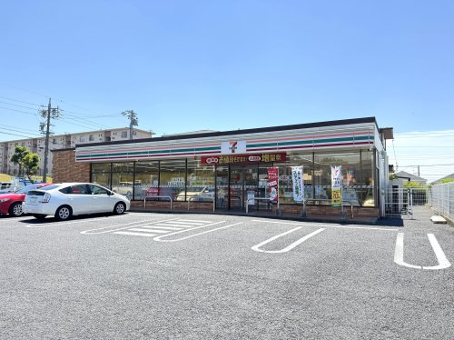 コンビニ　セブンイレブン 岩成台店（コンビニ）まで320m