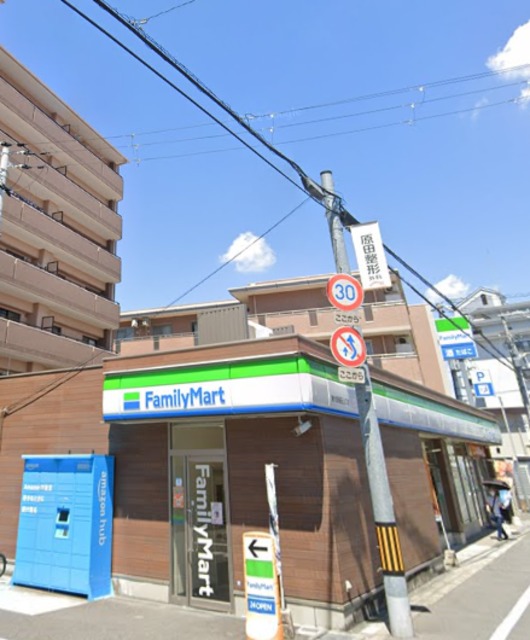 コンビニ　ファミリーマート東大阪稲田上町店（コンビニ）まで341m