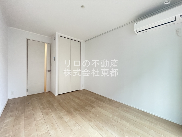 その他部屋・スペース　室内は落ち着いた温もりを感じるフローリングです☆