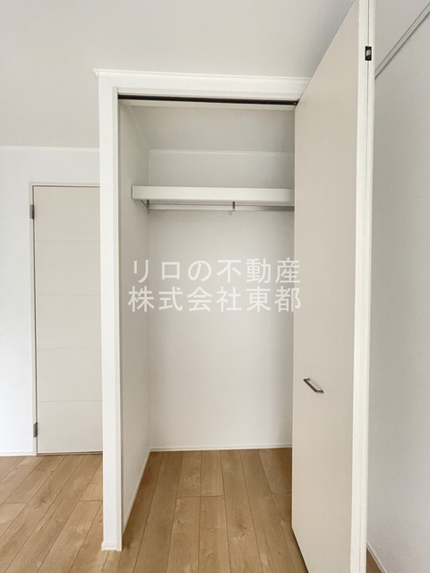 収納　ロングコート・ワンピースがかけられる縦長収納です！