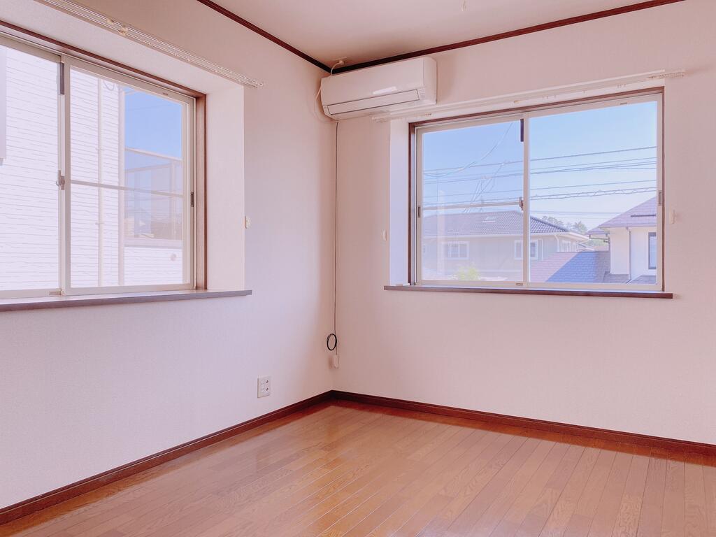 ガーデンヒルズAの居間写真