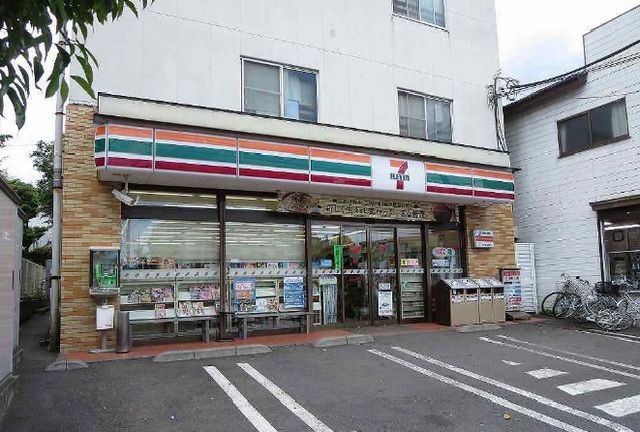 コンビニ　セブンイレブン（コンビニ）まで300m