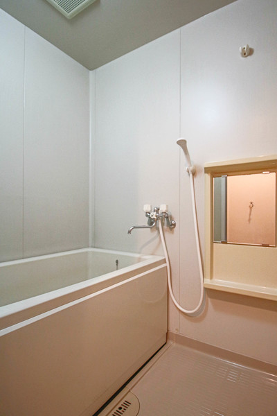 バス・シャワールーム　同じ建物の別のお部屋