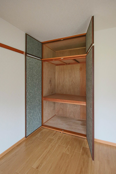 収納　同じ建物の別のお部屋