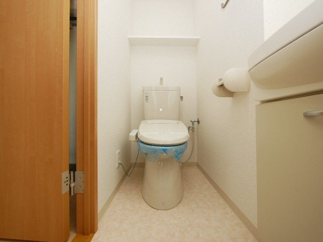 トイレ　落ち着いた空間のトイレです