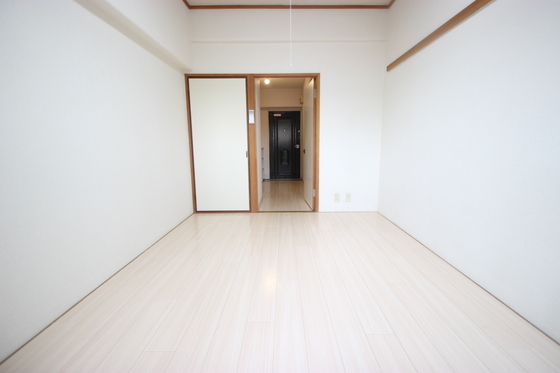 居室・リビング　※他号室の写真になります
