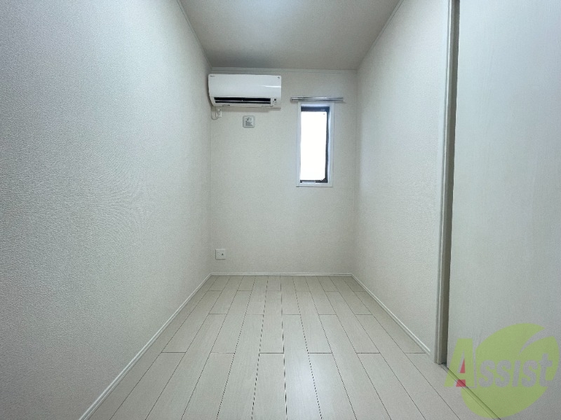 その他部屋・スペース　寝室に使えそうな３．５帖の洋室がありました。