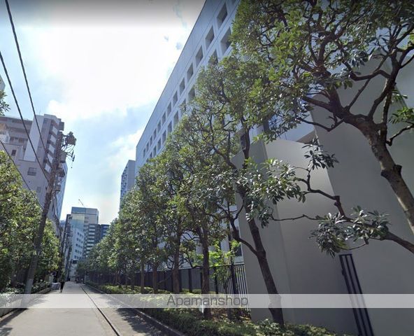 銀行　（株）三菱ＵＦＪ銀行／ビジネスローン営業部（銀行）まで248m