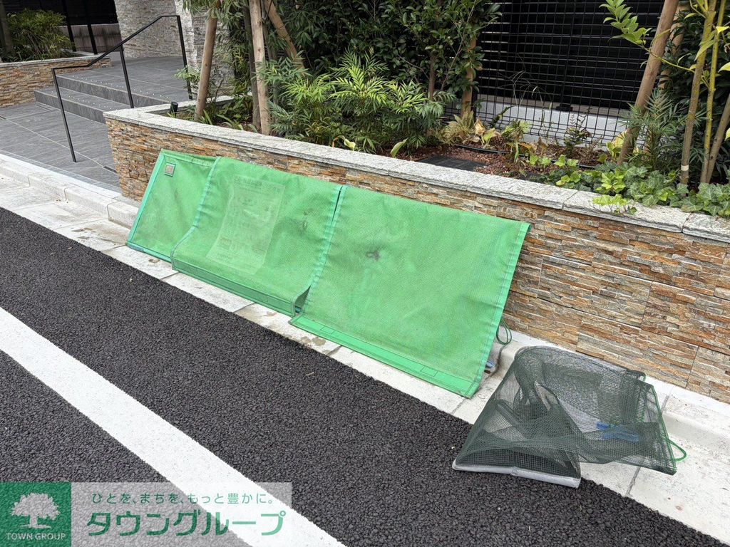 エントランス　庭