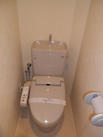 トイレ　温水洗浄便座