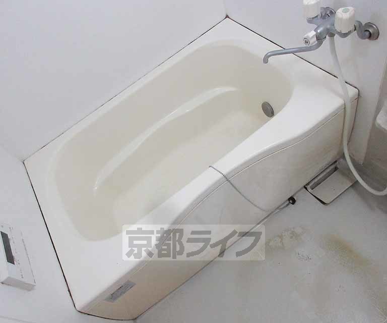 バス・シャワールーム　コンパクトなお風呂です