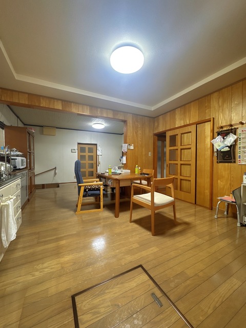 南中樫井戸建の居間写真