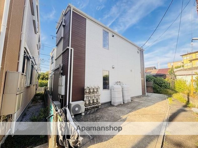 京急本線 馬堀海岸駅 徒歩4分 2階建 築10年の外観写真