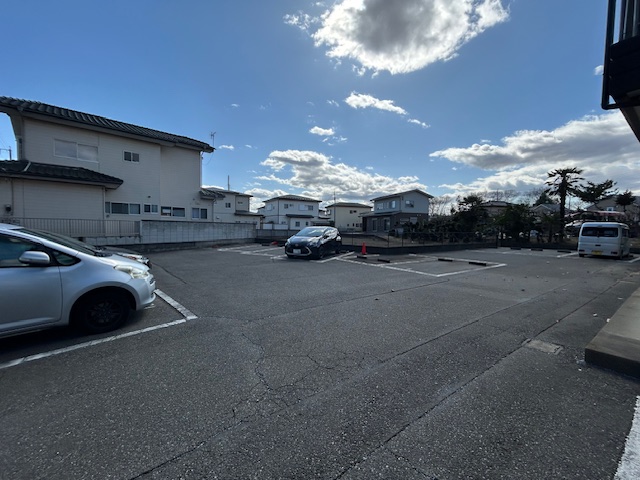 駐車場　広々駐車場！