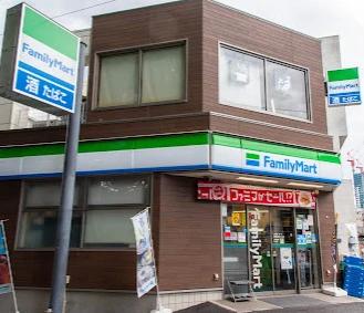 コンビニ　ファミリーマート豊島南池袋三丁目店（コンビニ）まで662m