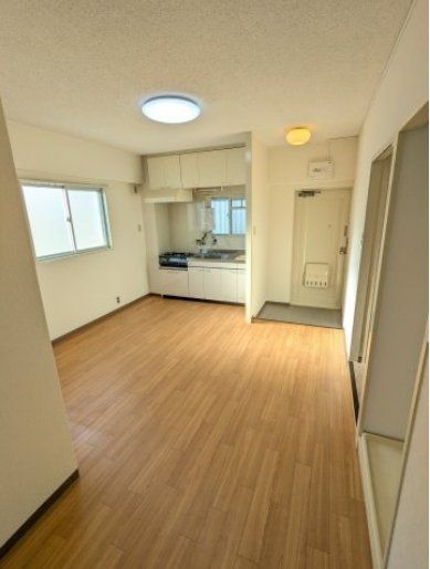 阪急京都線 総持寺駅 徒歩4分 4階建 築50年の居間写真